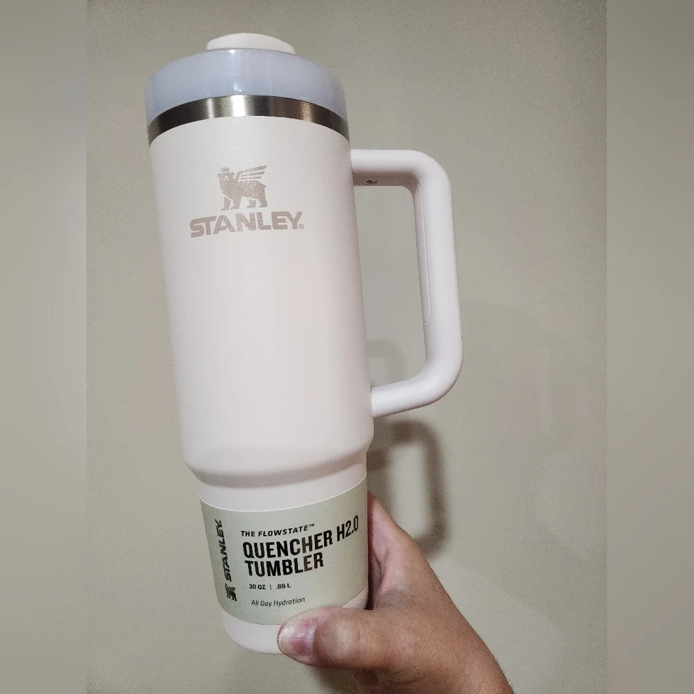 Stanley Tumbler Flowstate Quencher H2.0 30oz NWT Light Blush Pink